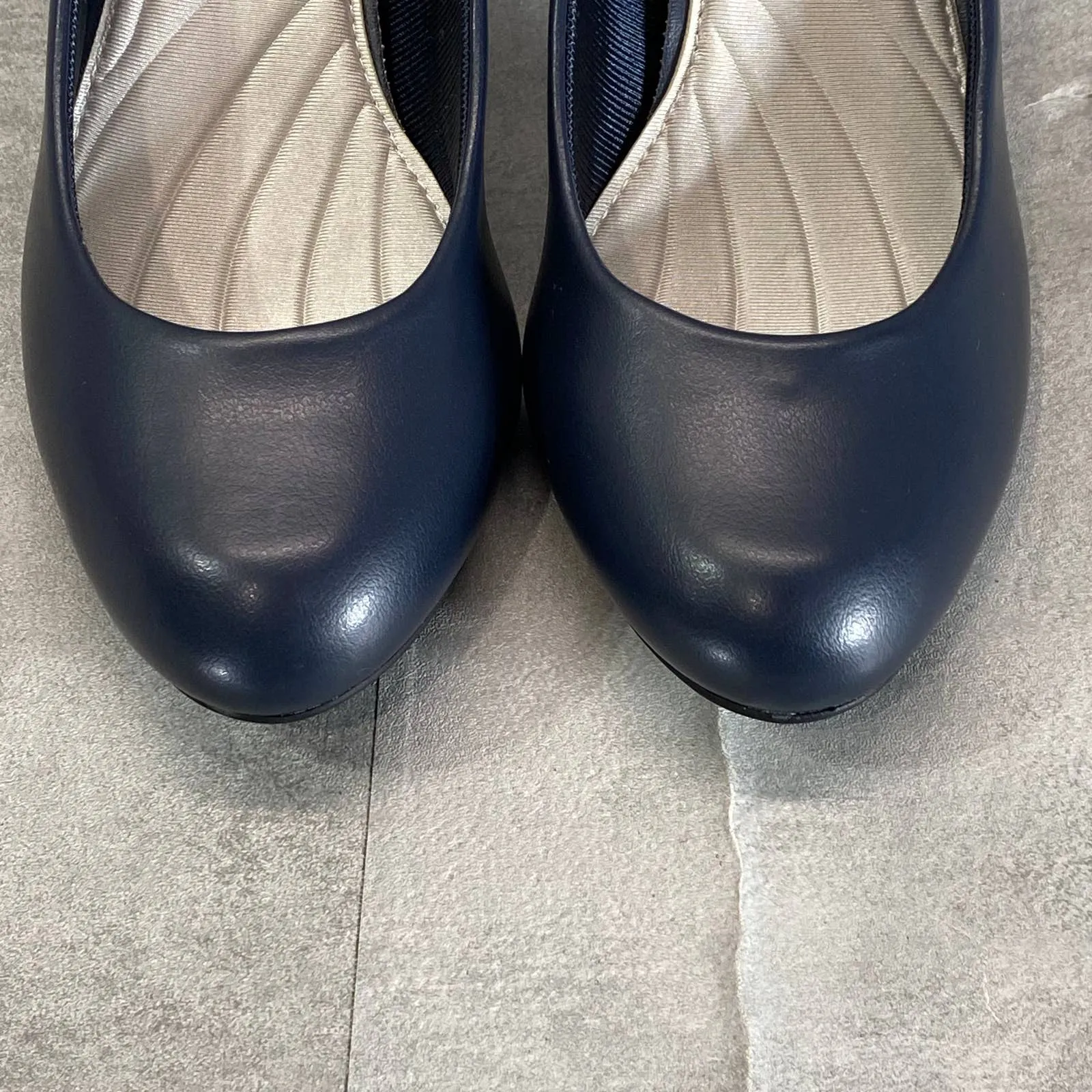 EASY STREET Women's Wide New Navy Passion Round-Toe Slip-On Pumps SZ 6W