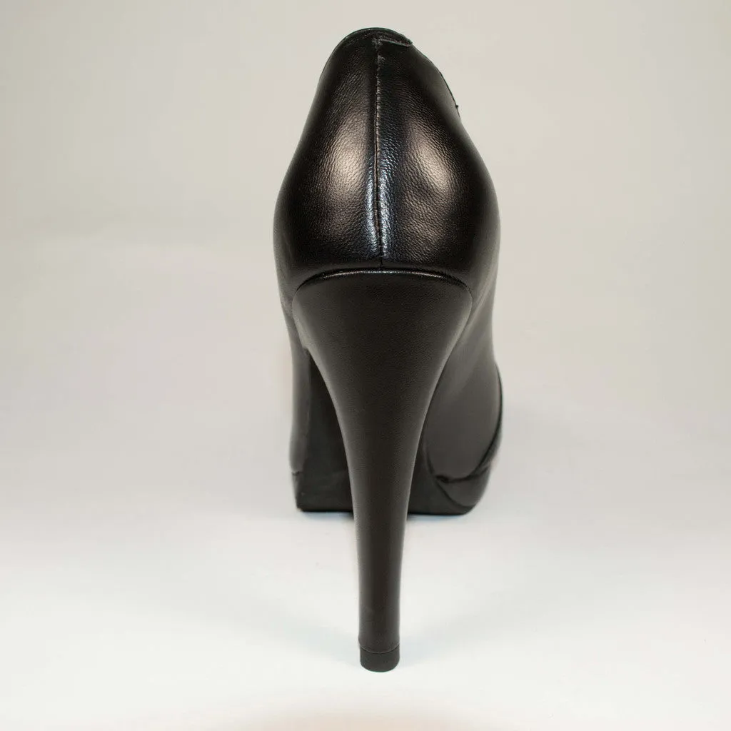 Edgy Peeptoe pumps