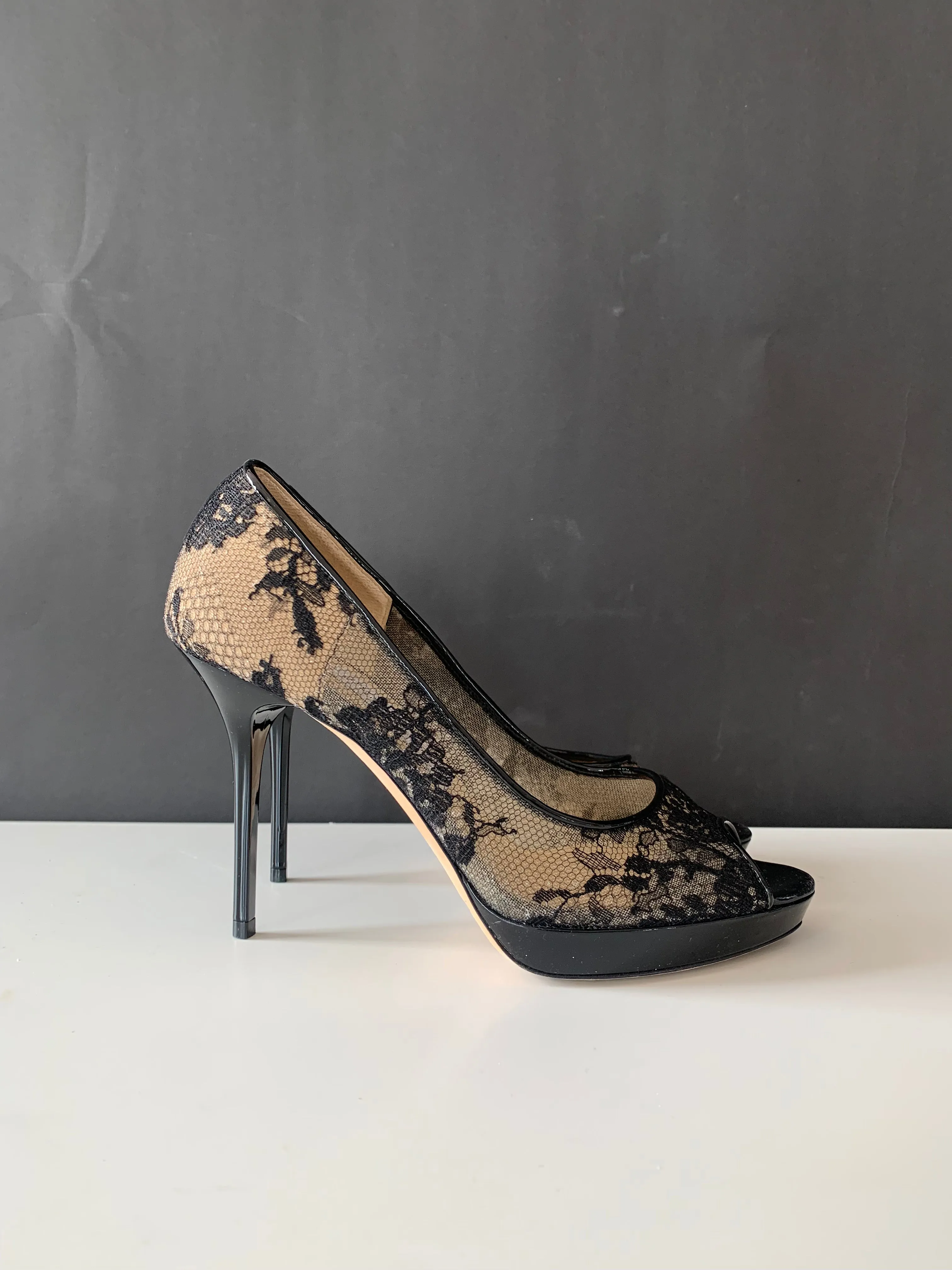 <B>JIMMY CHOO</B> <BR>Luna Lace Peep Toe Pumps 37