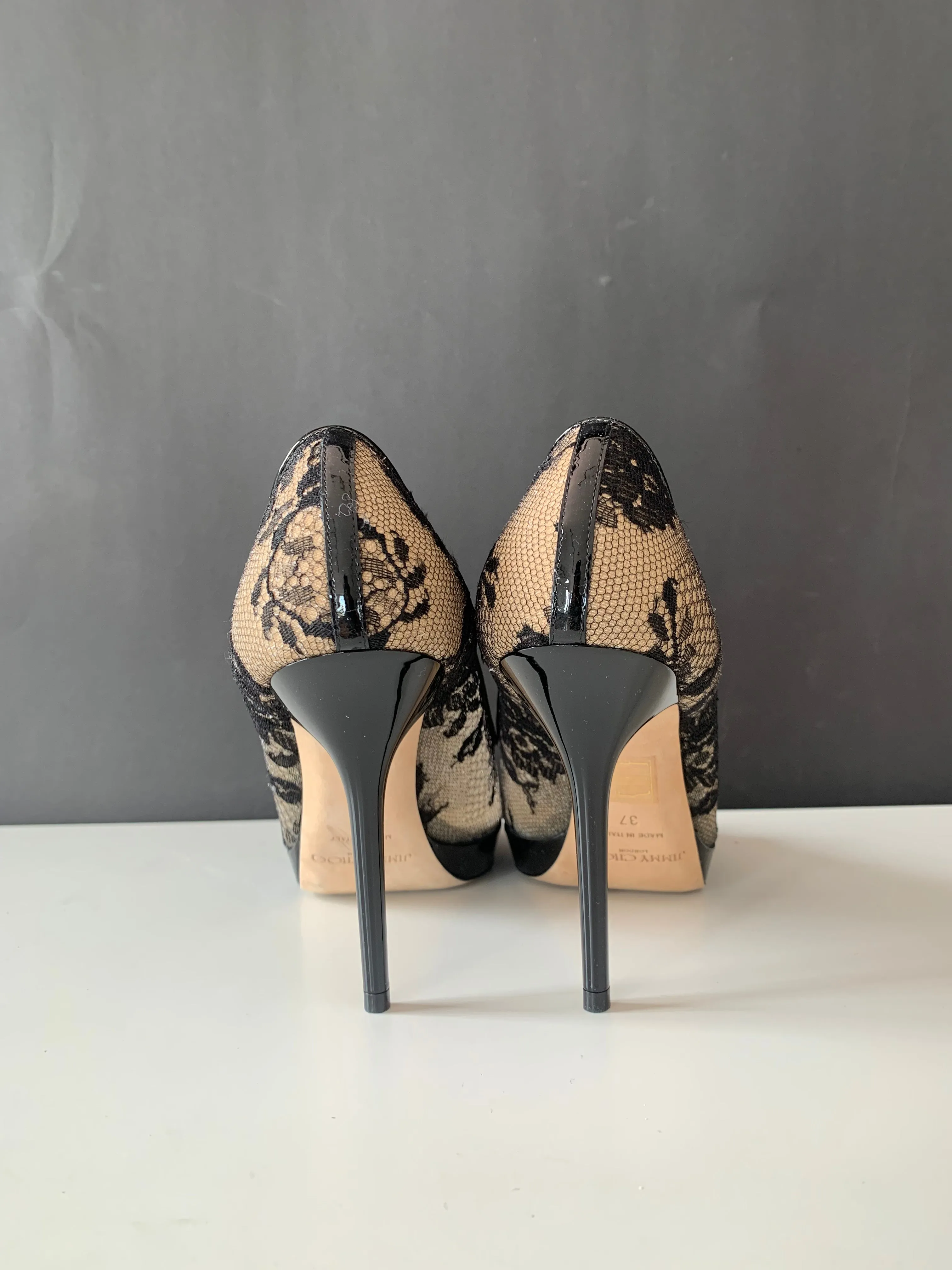 <B>JIMMY CHOO</B> <BR>Luna Lace Peep Toe Pumps 37