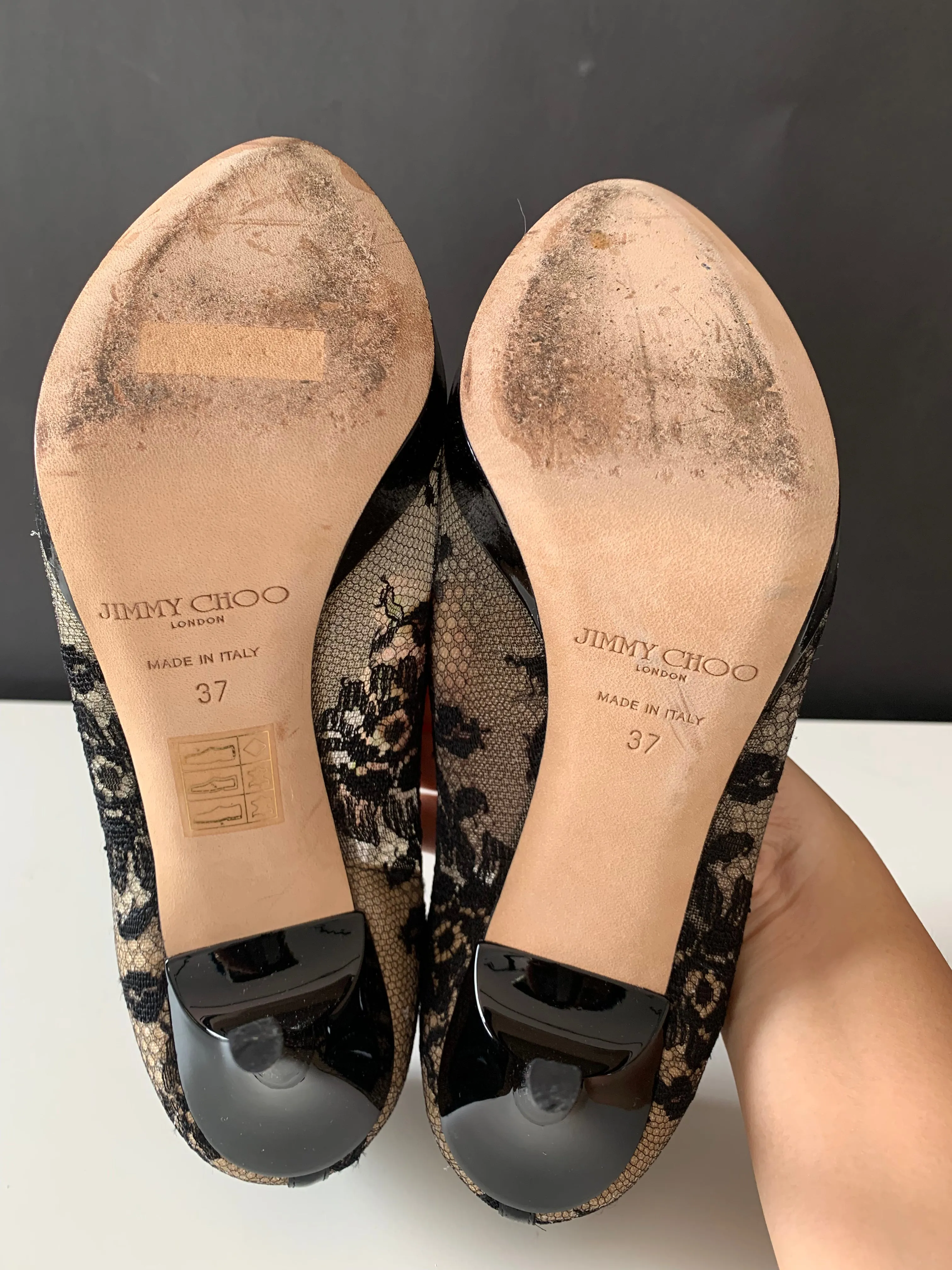 <B>JIMMY CHOO</B> <BR>Luna Lace Peep Toe Pumps 37