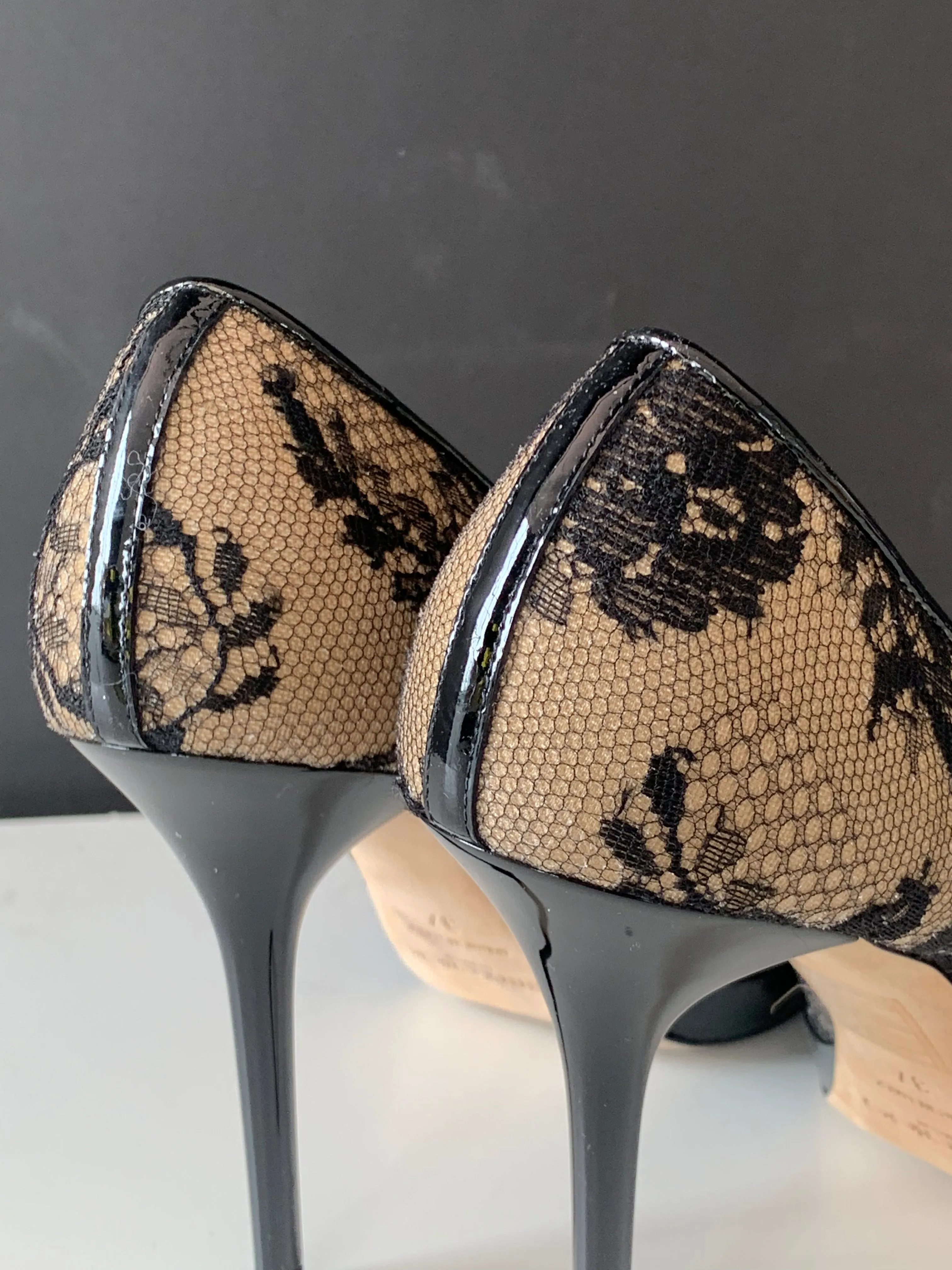 <B>JIMMY CHOO</B> <BR>Luna Lace Peep Toe Pumps 37