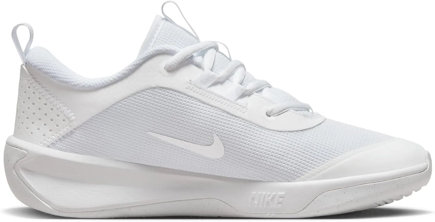 Nike Unisex-Child Omni Multi-Court (Big Kid) Sneaker