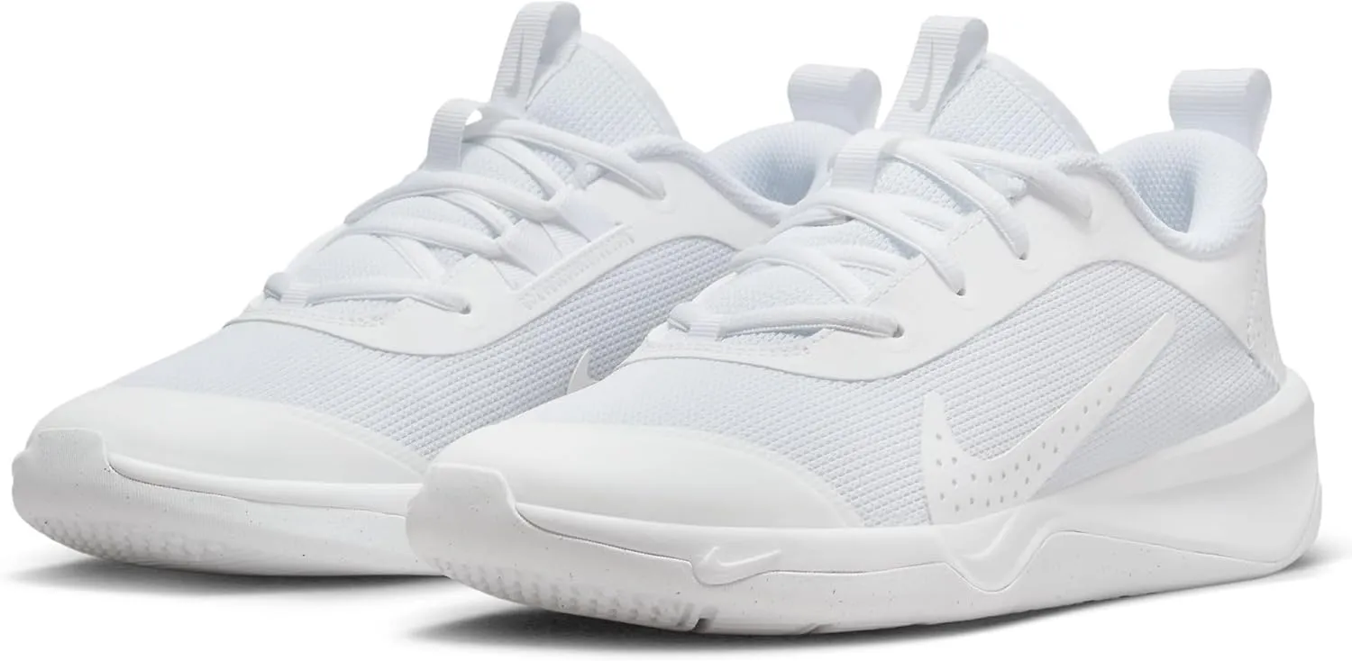 Nike Unisex-Child Omni Multi-Court (Big Kid) Sneaker