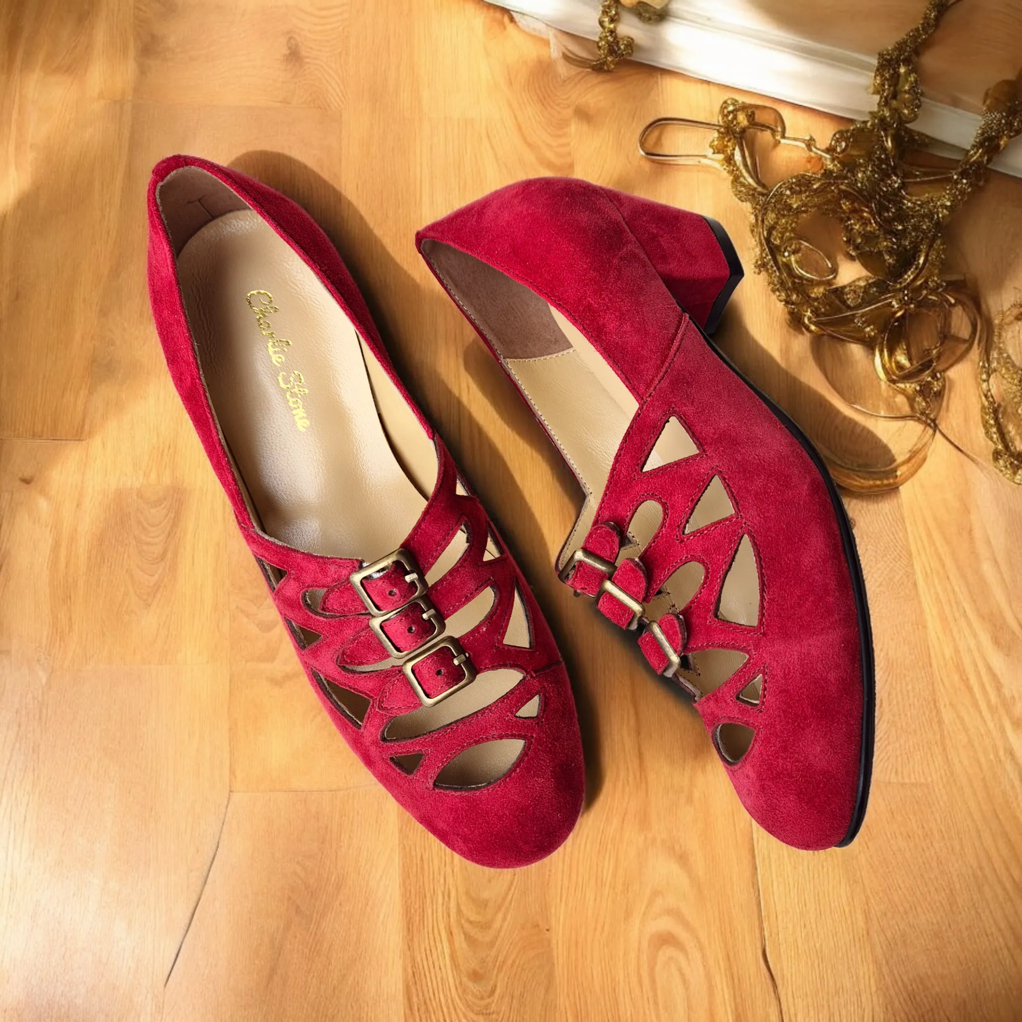 Peggy (Red)