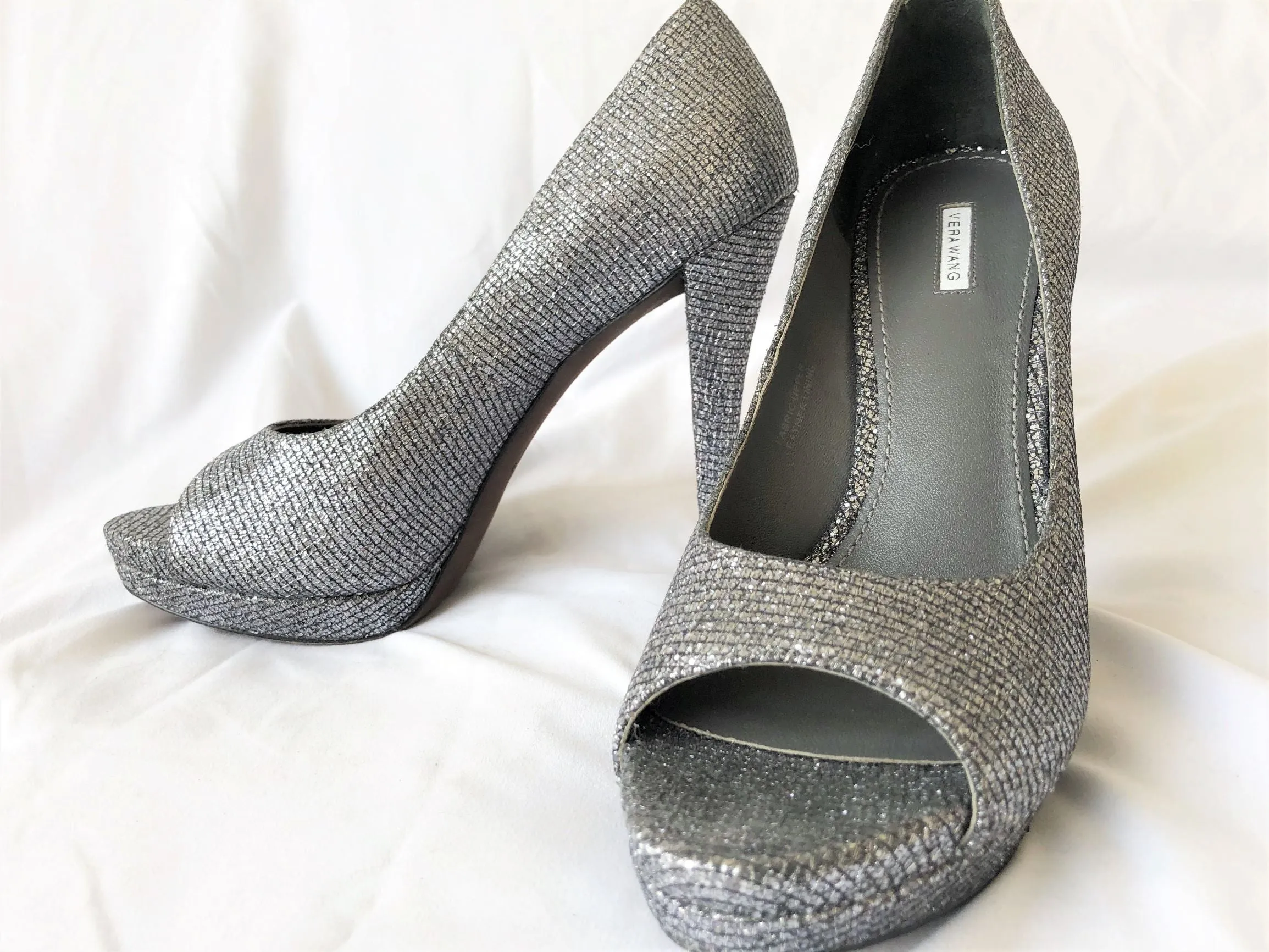 Vera Wang Size 9 Selima Silver Glitter Pumps